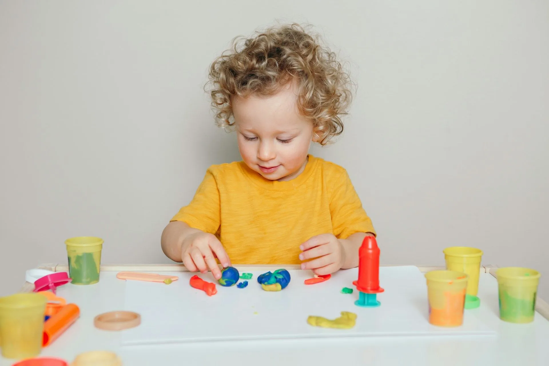 children doing hands-on play activities that support healthy brain development